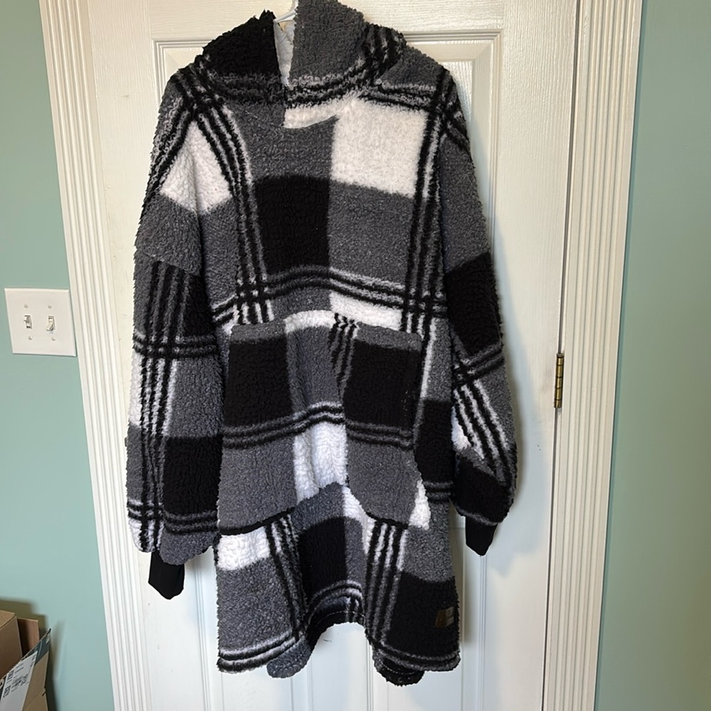 Oversized snuggle pullover